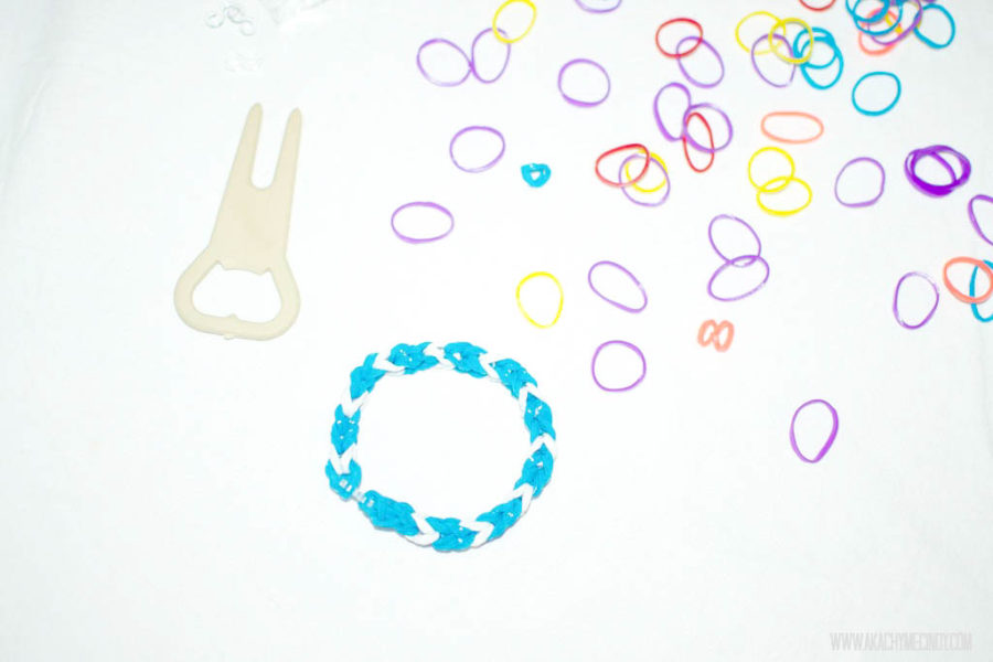 DIY: Loom Bands Bracelet For Kids
